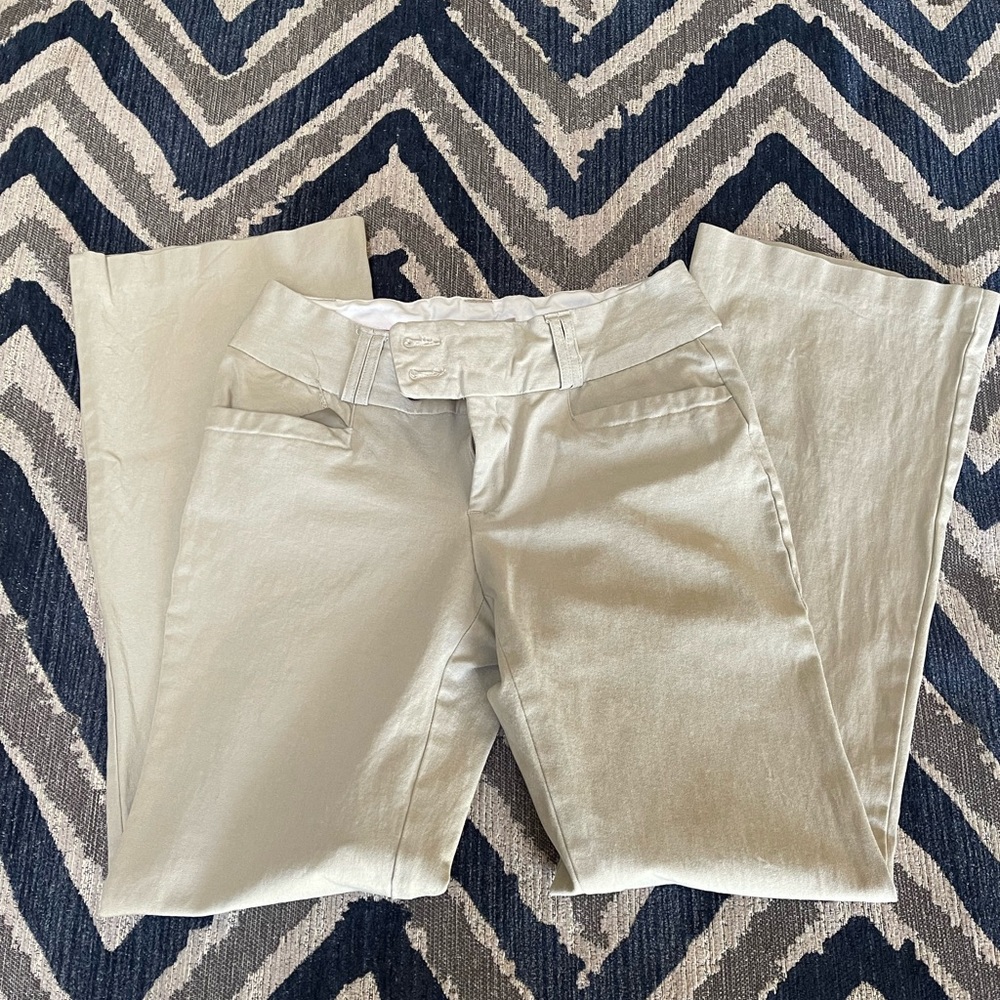 Slacks/dress pants